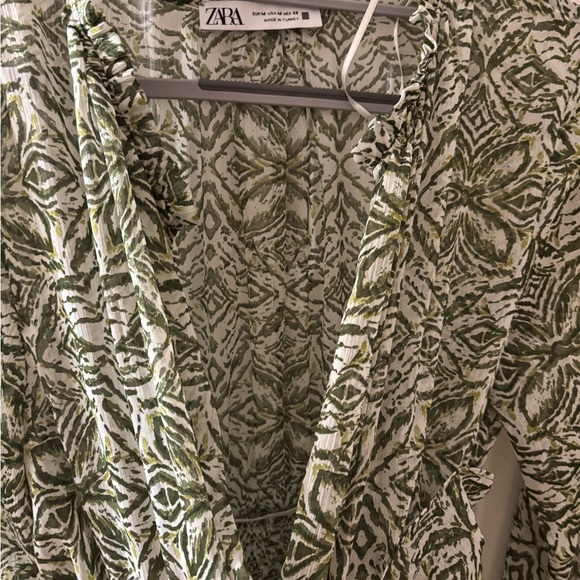 Zara, green and cream midi dress. - Picture 2 of 4